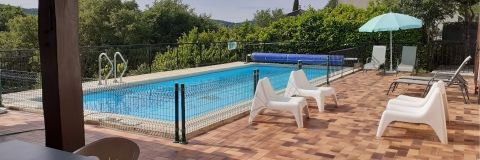 Gite 12 personnes avec piscine en Ardèche